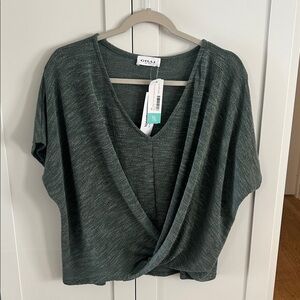 Gilli Women's Dark Green Twist Front Blouse Size small